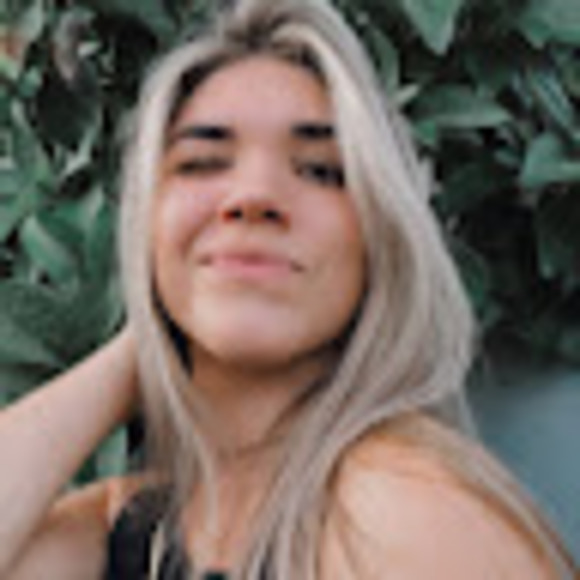 Meet your Posher, Gabriela - Picture 1 of 1